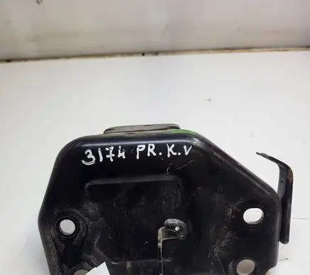 Lexus NX Engine mounting bracket