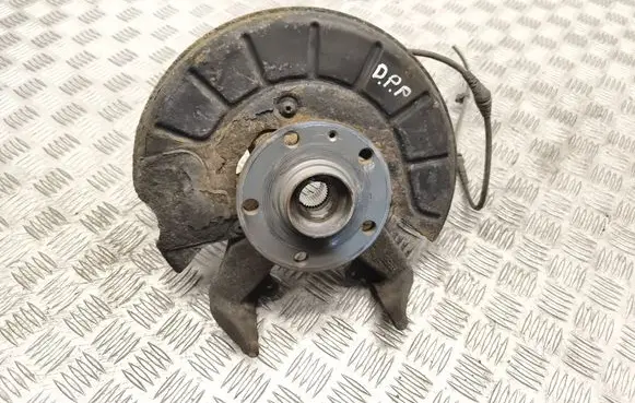 Volkswagen Caddy Front wheel hub
