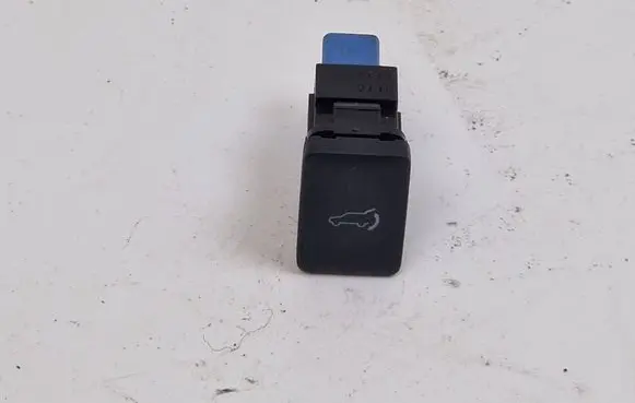 Mitsubishi Outlander Tailgate opening switch 
