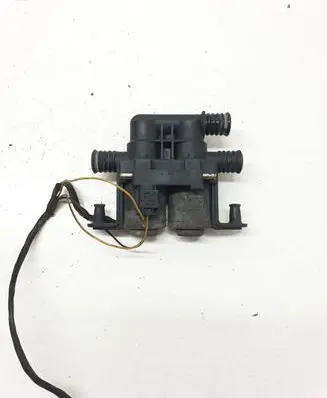 BMW X5 E53 Coolant heater control valve 8374995 1147412137