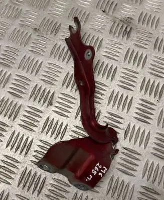 Engine bonnet/hood hinges