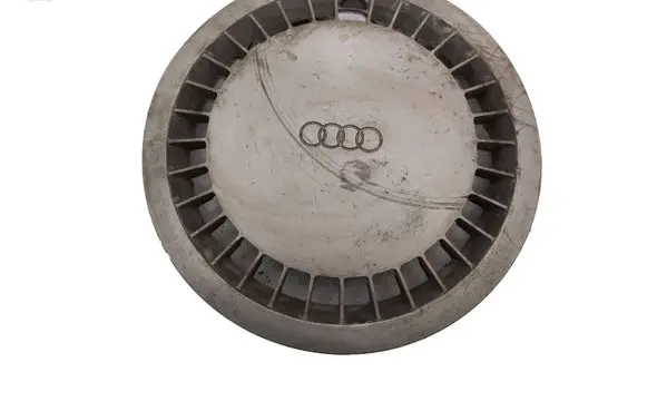 Audi 100 S4 C4 R14 wheel hub/cap/trim 443601147A 154940