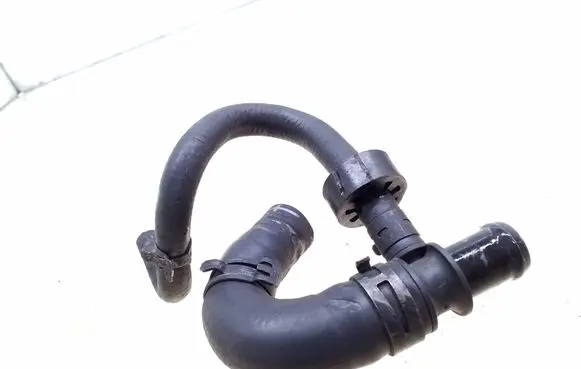 Volkswagen Touareg I Engine coolant pipe/hose
