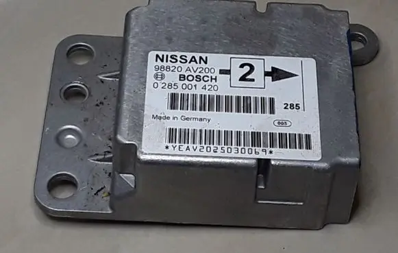 Nissan Primera Airbag control unit/module 98820AV200 0285001420