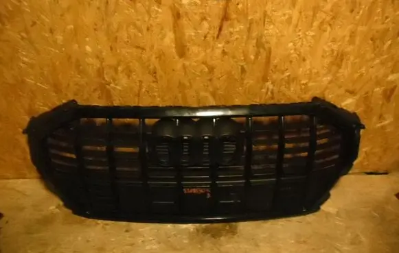 Audi Q3 F3 Front bumper upper radiator grill 83A853651C
