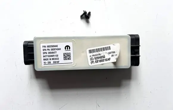 Chrysler Pacifica Sliding door control unit/module 68225094AE 68186016AF 68369596AE