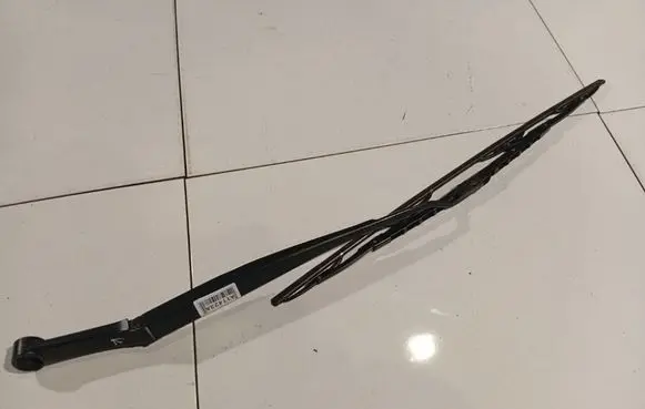 KIA Sportage Front wiper blade arm