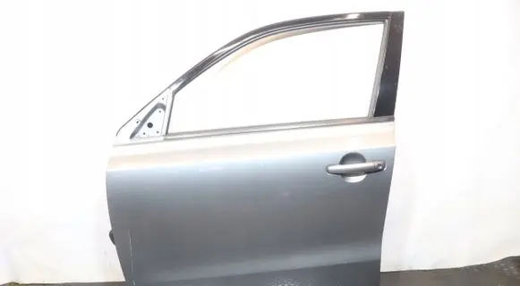 Suzuki Vitara (LY) Front door
