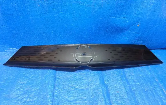 Opel Mokka B Front grill 9835272480