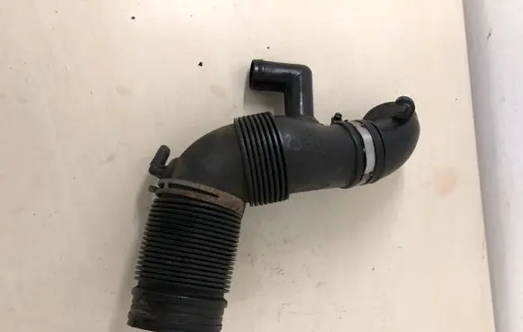 Seat Ibiza IV (6J,6P) Air intake duct part 6R0129654C