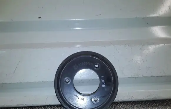 Chevrolet Volt I Water pump pulley 55568898