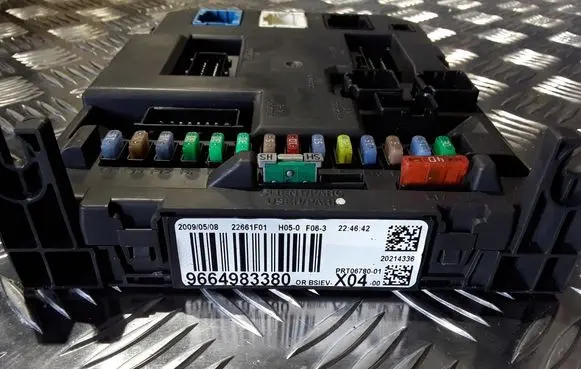 Peugeot 207 Comfort/convenience module 9664983380