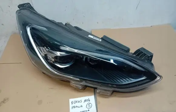 Ford Focus Headlight/headlamp JX7B-13E016-AD