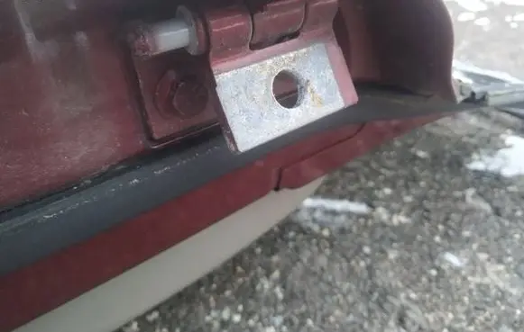 Volvo XC90 Rear door lower hinge