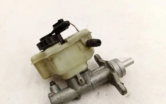 Volkswagen Golf V Master brake cylinder 1K1614019B