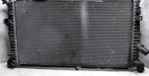Ford Focus C-MAX Coolant radiator 3M5H8005TJ