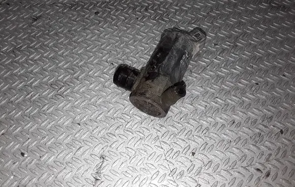 Volvo V70 Windscreen/windshield washer pump 9169611