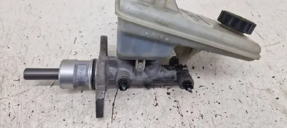 Master brake cylinder
