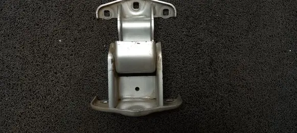 Opel Vivaro Tailgate/trunk/boot hinge 904101690R