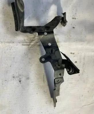 BMW 6 E63 E64 Fender mounting bracket 51717897897