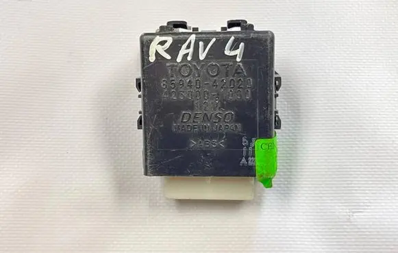 Toyota RAV 4 (XA30) Window wiper relay 8594042020 4230001000
