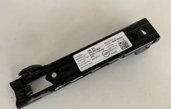 Audi Q5 SQ5 Seat belt adjustment rail 4M0857819