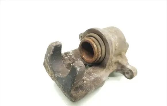 Toyota RAV 4 (XA30) Rear brake caliper