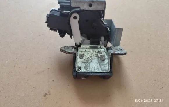 Mazda 3 II Tailgate/trunk/boot lock/catch/latch C6728
