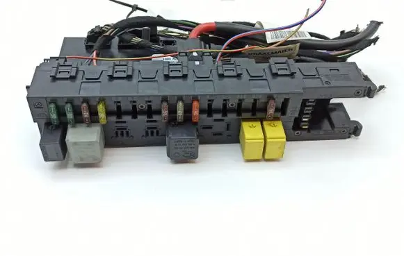 Mercedes-Benz C W203 Fuse module 2035453101 5DK00848642