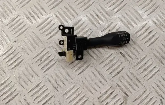 Toyota Avensis T270 Cruise control switch 8463205010