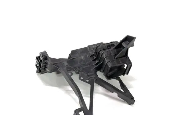 Mercedes-Benz E W213 Front bumper mounting bracket A2136206400