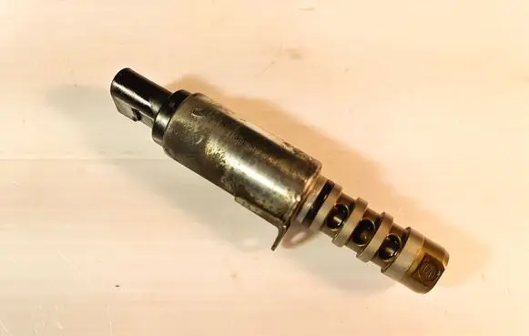 Audi A6 S6 C6 4F Camshaft vanos timing valve 06E109257J