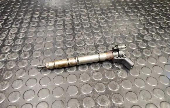 Audi A8 S8 D4 4H Fuel injector 059130277CH 0445117027