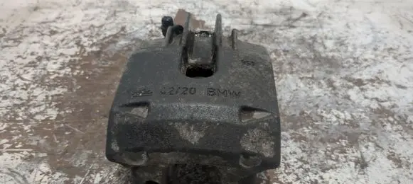 BMW 5 E60 E61 Rear brake caliper 957