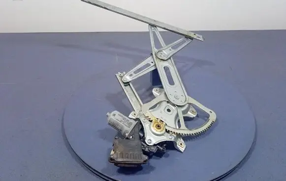 Toyota Auris E180 Front door window regulator with motor 8570202020