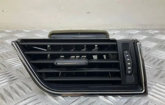 Skoda Octavia Mk3 (5E) Dashboard side air vent grill/cover trim 5E0819702 5E0819702A