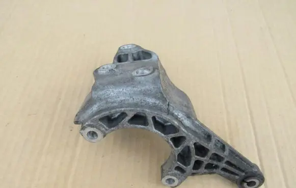 Audi A8 S8 D4 4H Power steering pump mounting bracket 059145167AM