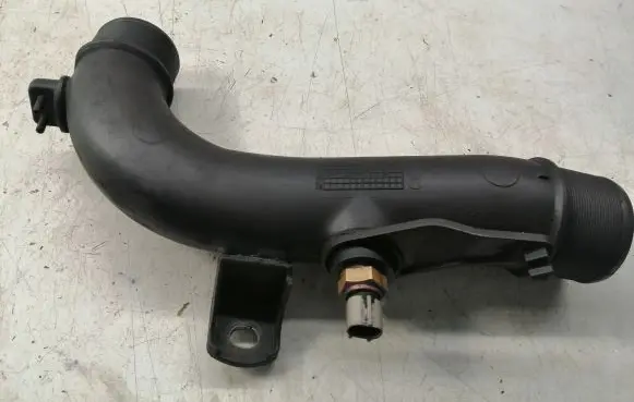 Toyota Corolla Verso AR10 Intercooler hose/pipe 173620R010