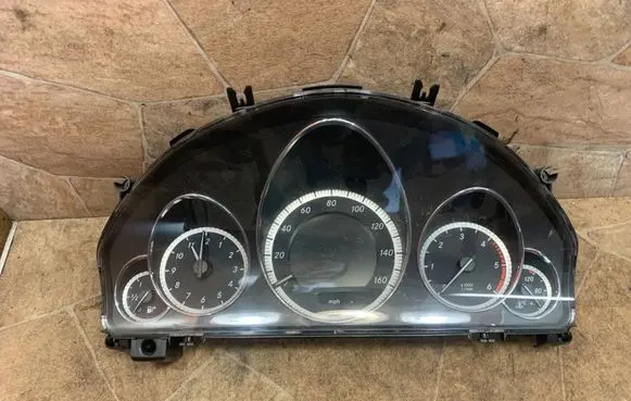 Mercedes-Benz E C207 W207 Speedometer (instrument cluster) A2129014000