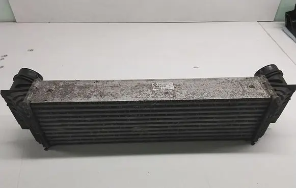 BMW 5 F10 F11 Intercooler radiator 7805629