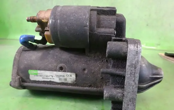 Peugeot 207 Starter motor 9662854180
