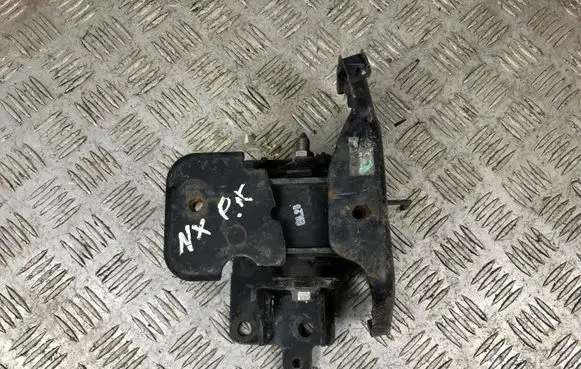 Lexus NX Engine mount bracket
