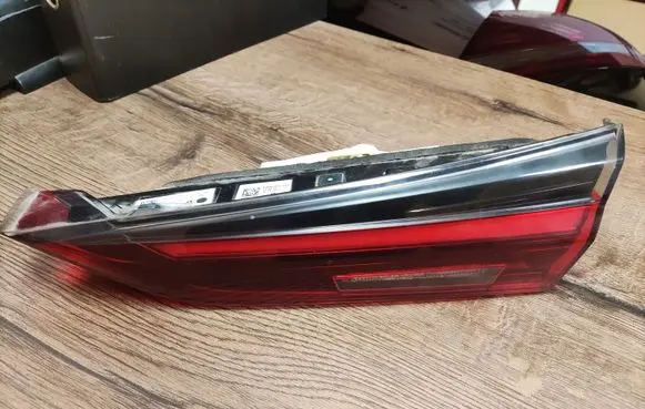 BMW M4 G82 G83 Tailgate rear/tail lights 63217477610