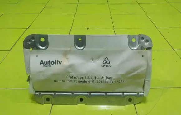 Volvo V70 Passenger airbag 605650100