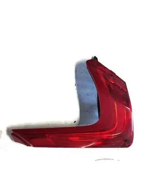Volvo V40 Engine cover (trim) V9X555 21220204 31395845