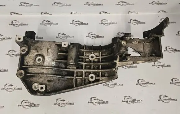 Engine mount bracket
