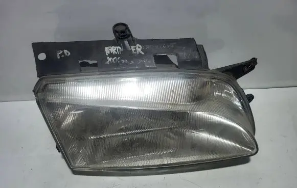 Peugeot Partner Headlight/headlamp 02097054