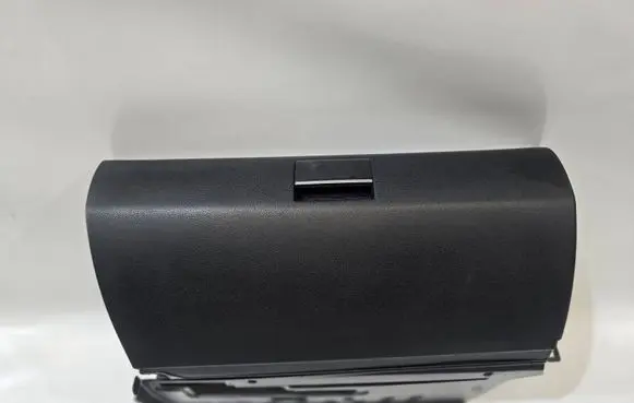 Mercedes-Benz B W245 Glove box