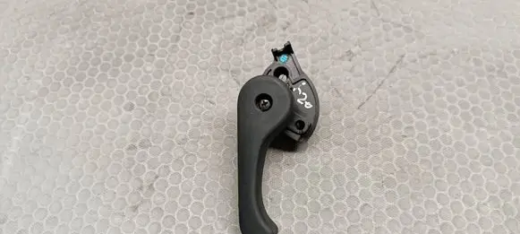 Hyundai i20 (PB PBT) Engine bonnet (hood) release handle 
