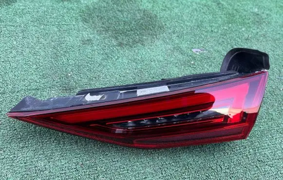 Audi A3 8Y Tailgate rear/tail lights 8Y0945308